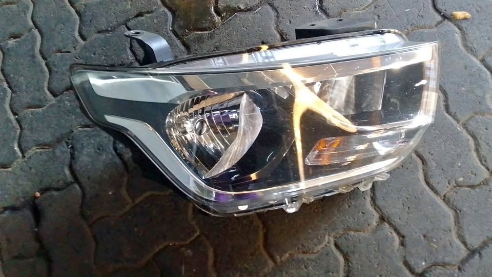Hyundai H1 headlight - Private Seller Hyundai H1 headlight - Private Seller