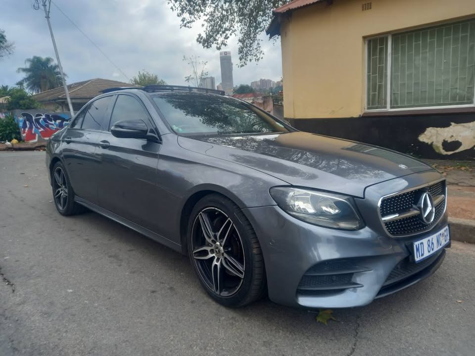 2017 MERCEDES BENZ E220d Diesel, Automatic, Double Sunroof, Grey, 89000KMS