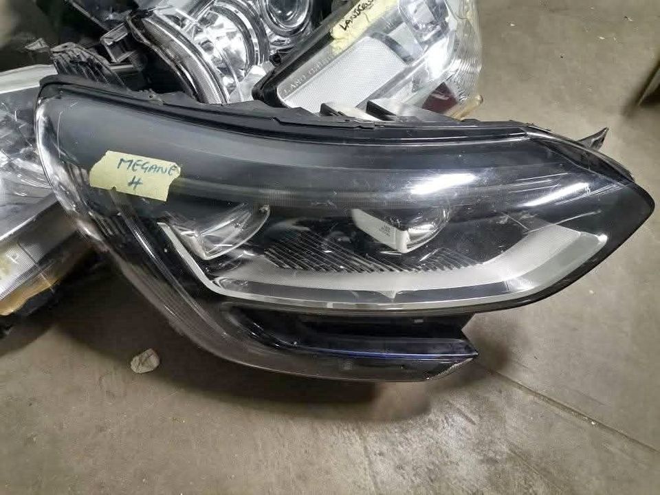 Renault Megane 4 Headlight LED Right Side. At Sema Spare Centre - Private Seller Renault Megane 4 Headlight LED Right Side. At Sema Spare Centre - Private Seller