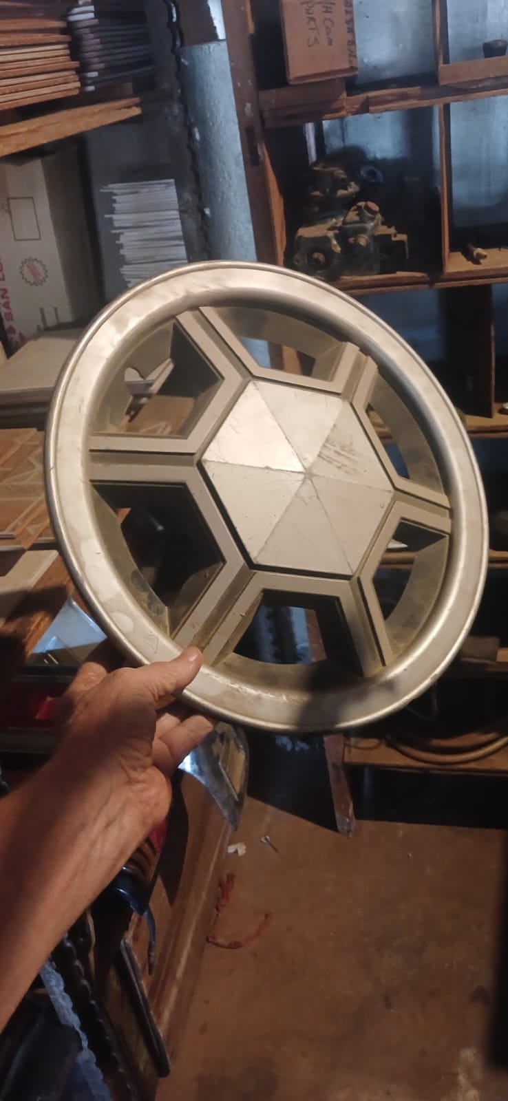 Datsun older car, wheel cap - Private Seller