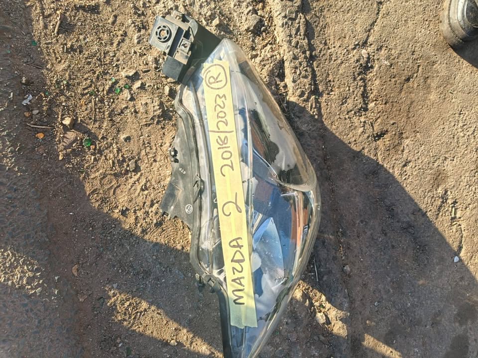 Mazda 2 Headlight 2018-2023 Rightside - Private Seller