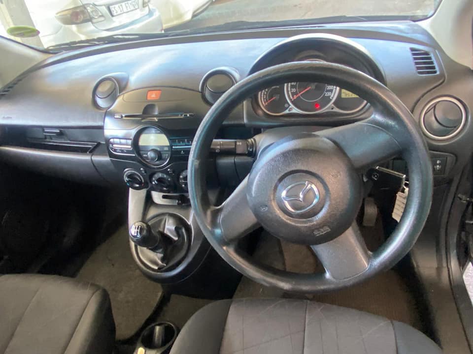 2013 MAZDA C2 1.3 MANUAL