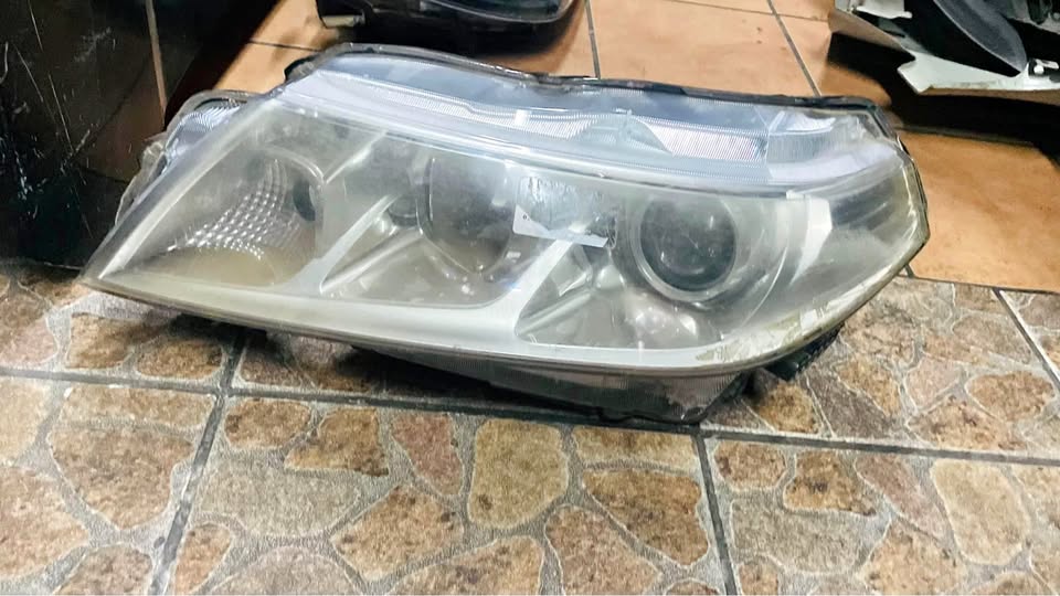 SUZUKI VITARA HEADLIGHT 2015/20 - Private Seller SUZUKI VITARA HEADLIGHT 2015/20 - Private Seller