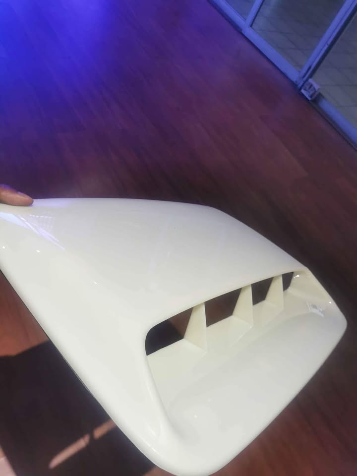 Toyota Hillux Bonnet scoop new shape - Private Seller Toyota Hillux Bonnet scoop new shape - Private Seller