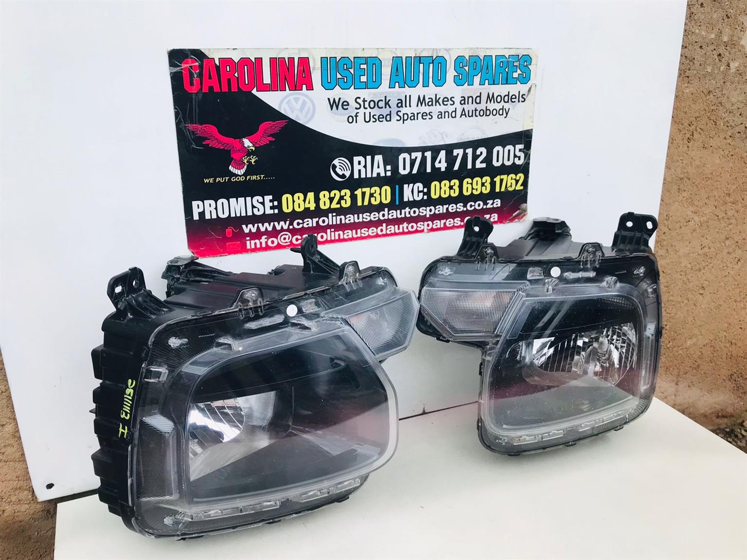 Hyundai Staria H1 left and right side headlights - Private Seller Hyundai Staria H1 left and right side headlights - Private Seller