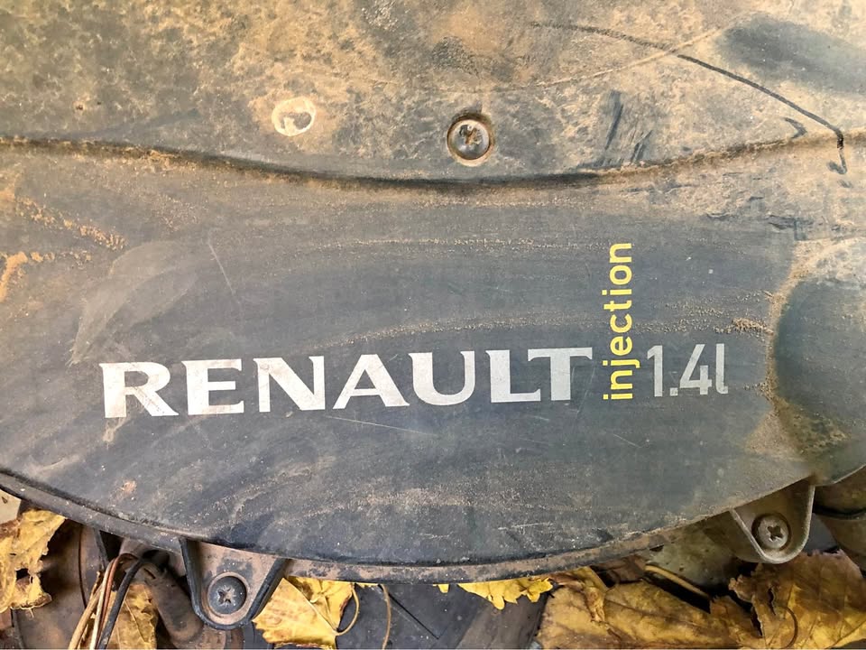 Renault 1.4L Airfilter Box - Private Seller