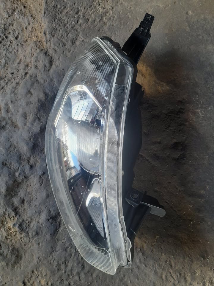 DATSUN GO HEADLIGHT R/S AVAILABLE - Private Seller