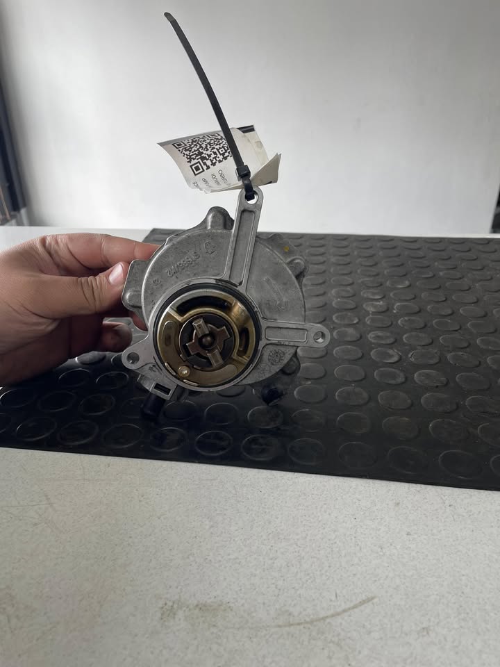 Audi A4 2.0T BWE Vacuum Pump for sale - Private Seller