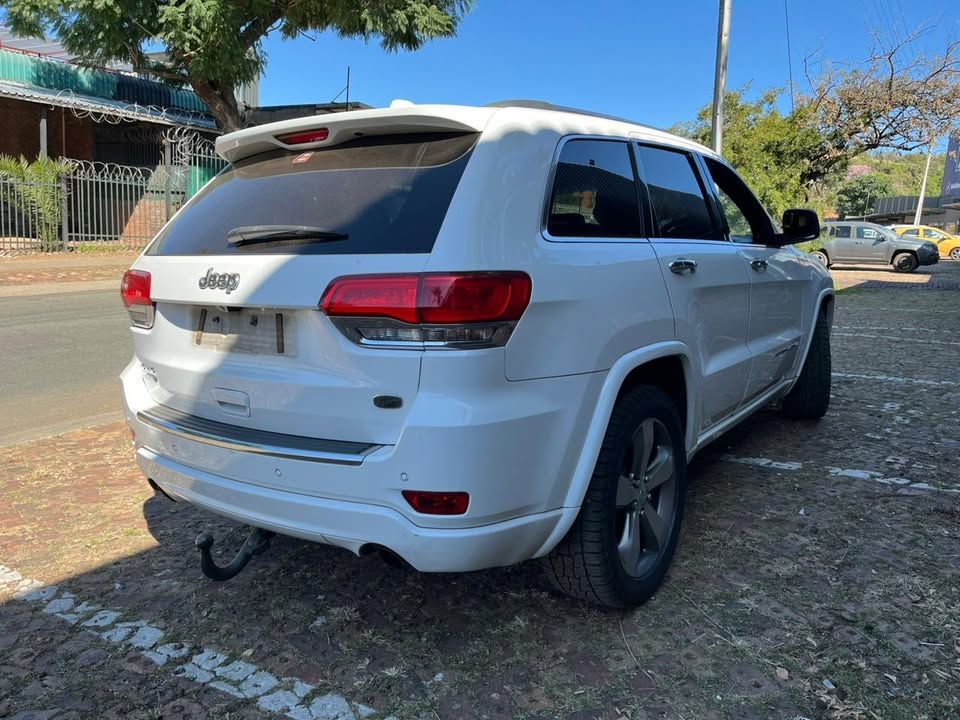 2014 JEEP GRAND CHEROKEE 3.0 CRD WK2 STRIPPING FOR SPARES - Private Seller 2014 JEEP GRAND CHEROKEE 3.0 CRD WK2 STRIPPING FOR SPARES - Private Seller