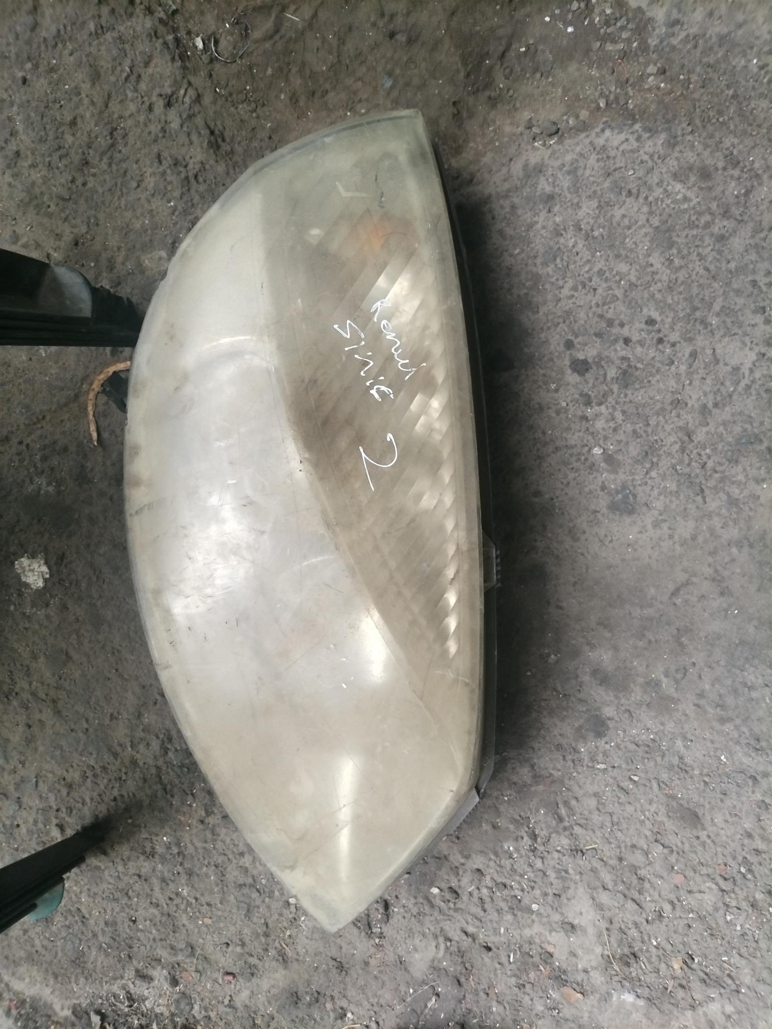 headlights for Renault senic 2 - Private Seller headlights for Renault senic 2 - Private Seller