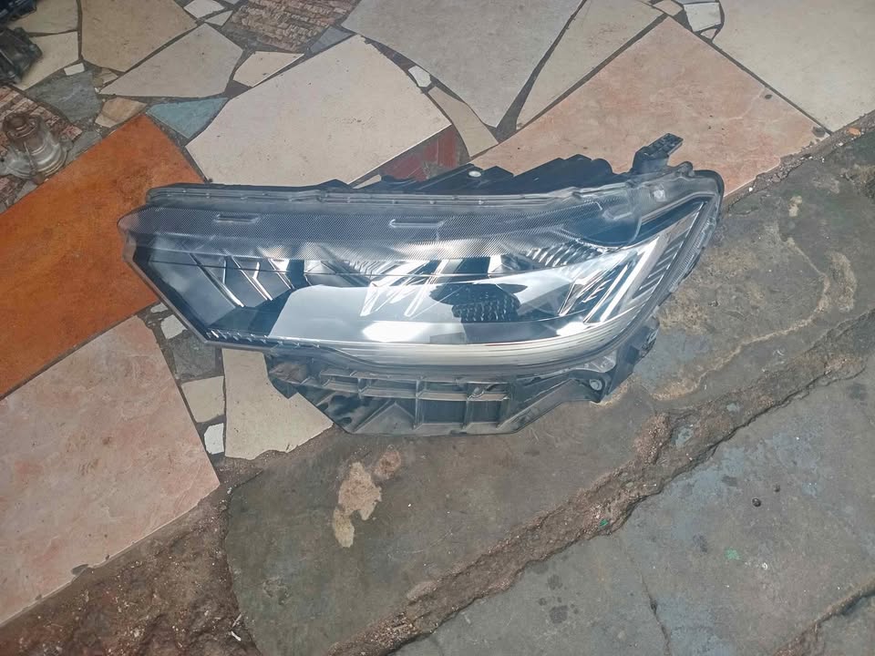 Haval H6 Hev Left Headlight 2022-2025 - Private Seller Haval H6 Hev Left Headlight 2022-2025 - Private Seller
