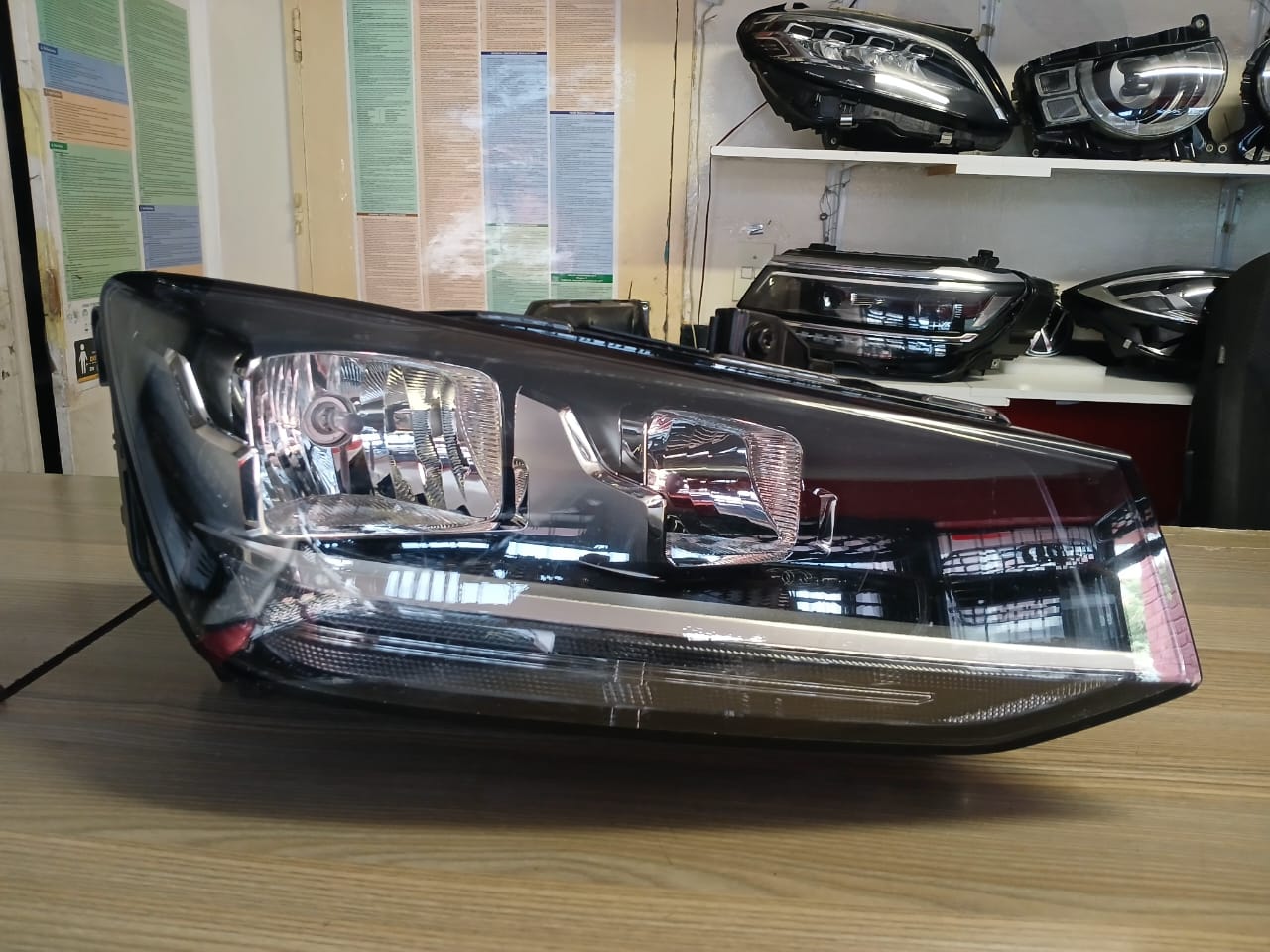 2019 AUDI Q2 HEADLIGHT FOR SALE IN PRESTINE CONDITION - Private Seller