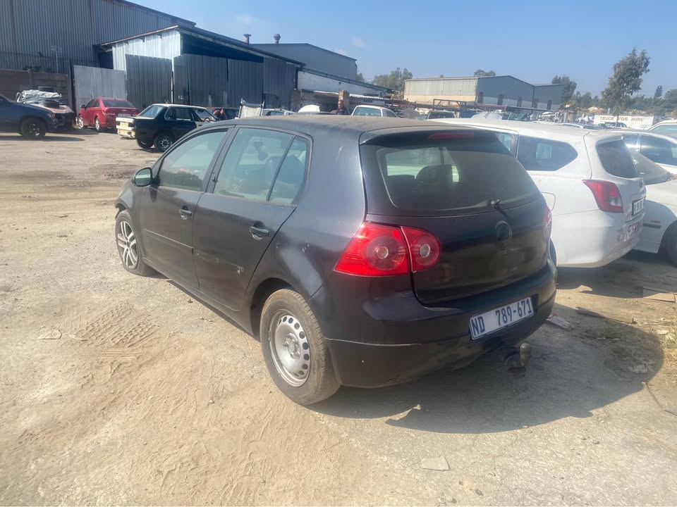 2005 golf 5 1.6 manual stripping for spares