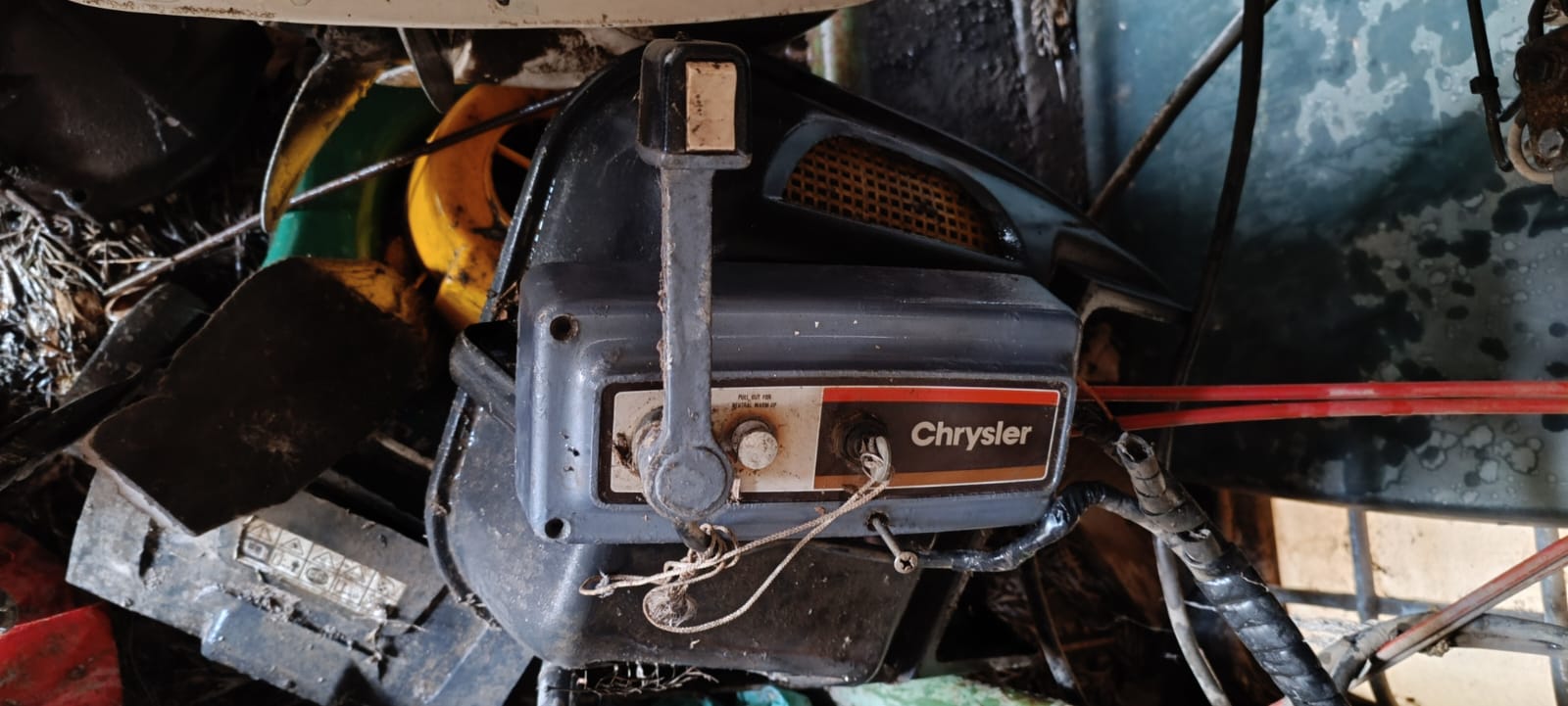Hp85 Chrysler 2-stroke trim and tilt (running)