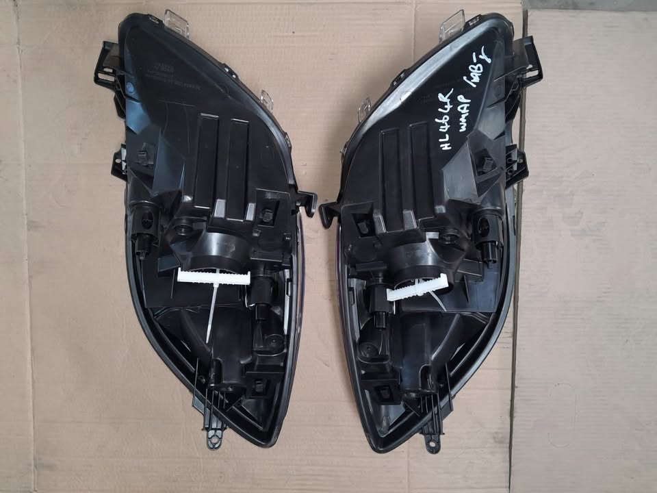 TOYOTA YARIS BOTH SIDES HEAD LIGHT 2006-2008 FOR SALE - Private Seller