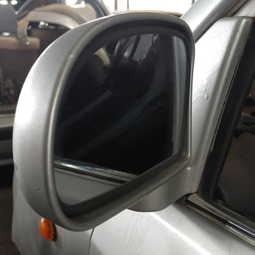 HYUNDAI ATOS LEFT SIDE MIRROR - Private Seller HYUNDAI ATOS LEFT SIDE MIRROR - Private Seller