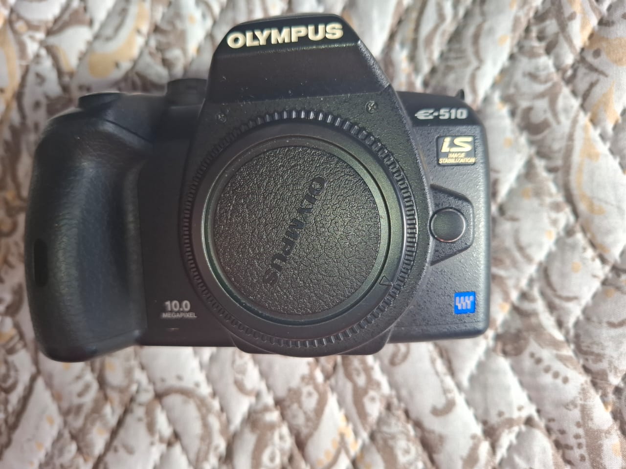 Olympus Evolt E510 10MP DSLR Camera with CCD