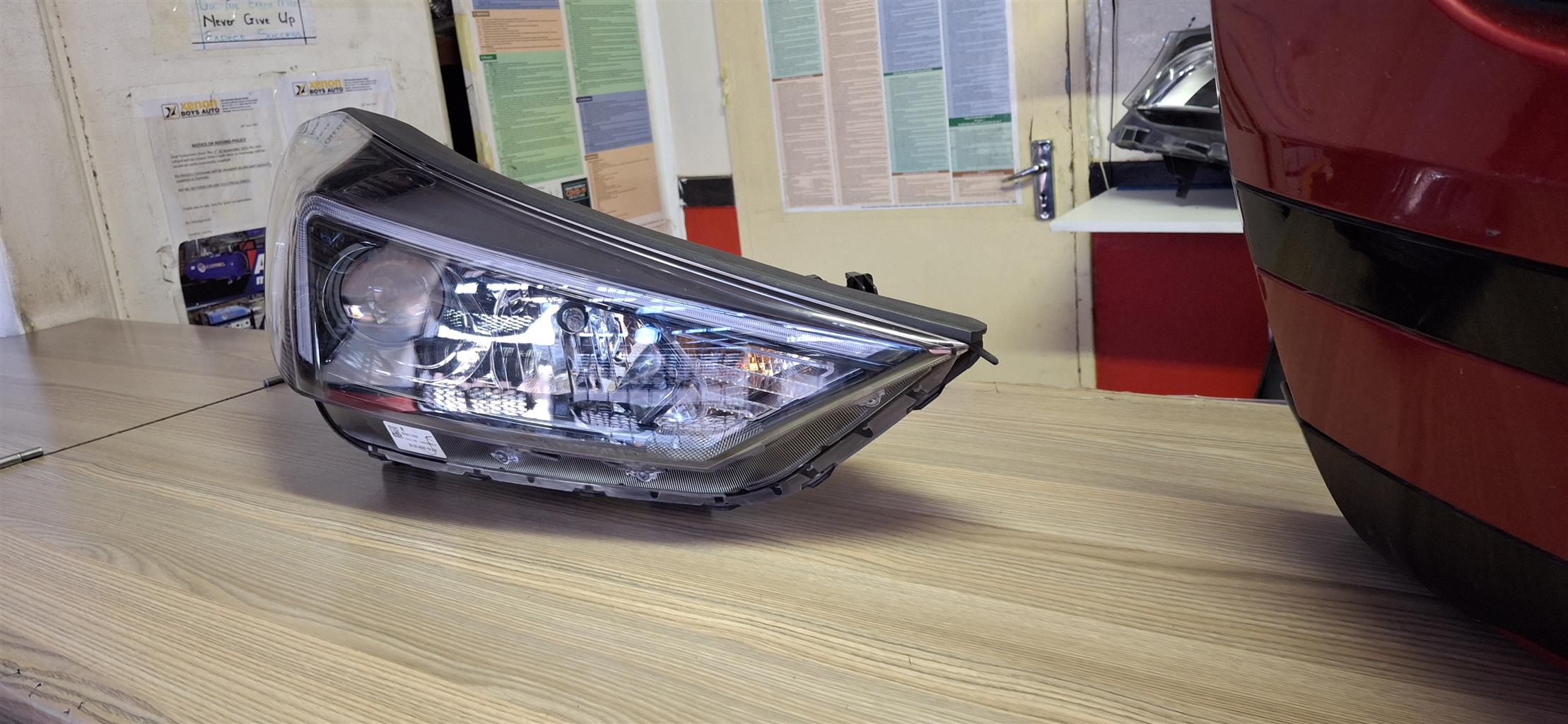 2020 HYUNDAI TUCSON LED HEADLIGHT RIGHTSIDE AVAILABLLE FOR SALE - Private Seller 2020 HYUNDAI TUCSON LED HEADLIGHT RIGHTSIDE AVAILABLLE FOR SALE - Private Seller