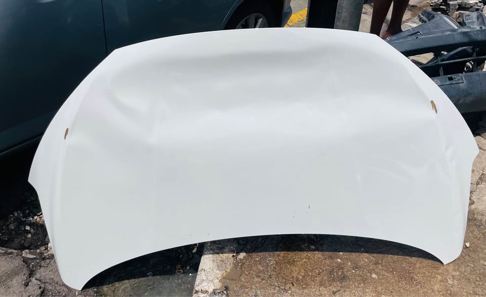 SUZUKI ERTIGA BONNET - Private Seller SUZUKI ERTIGA BONNET - Private Seller