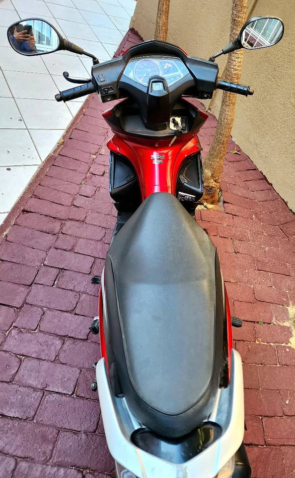 HONDA SCOOTER 125 CC (EXCELLENT CONDITION) - Private Seller HONDA SCOOTER 125 CC (EXCELLENT CONDITION) - Private Seller