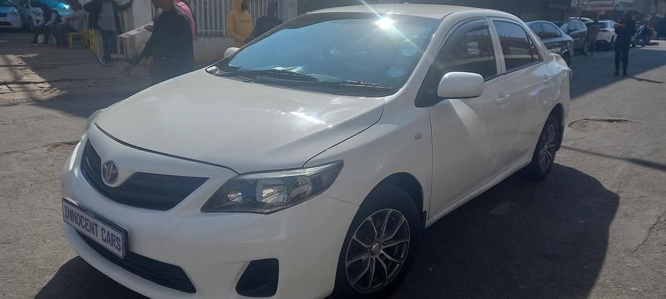 2016 TOYOTA COROLLA QUEST 1.6 ENGINE, MANUAL TRANSMISSION, WHITE COLOUR