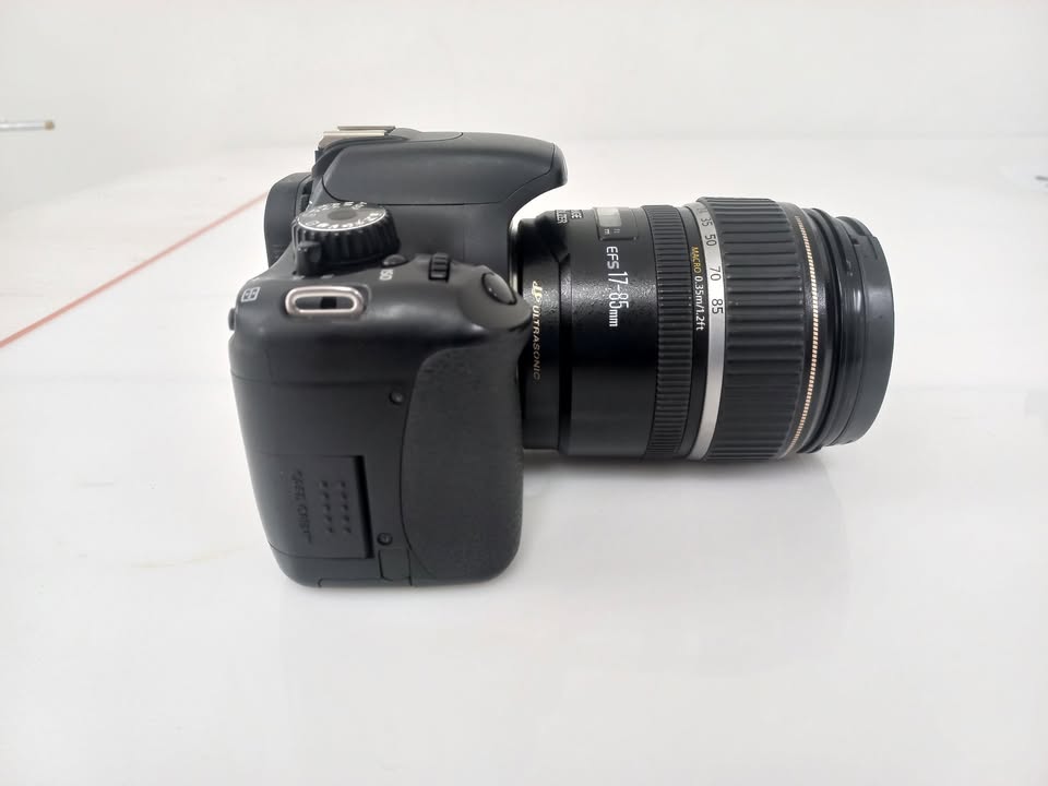 Canon EOS 550D Camera and Canon EF-S 17-85mm f/4-5.6 IS USM Lens