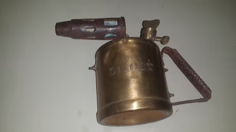 2 Vintage Brass blow lamps torch looks very nice as decoration or possibly still
