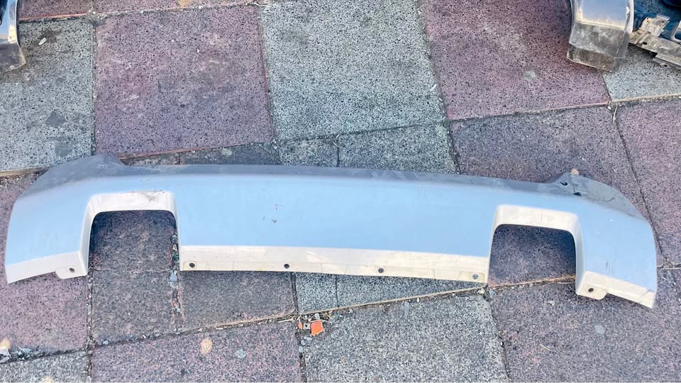 Ford Ranger Wildtrack front bumper spoiler 2022/24 - Private Seller Ford Ranger Wildtrack front bumper spoiler 2022/24 - Private Seller