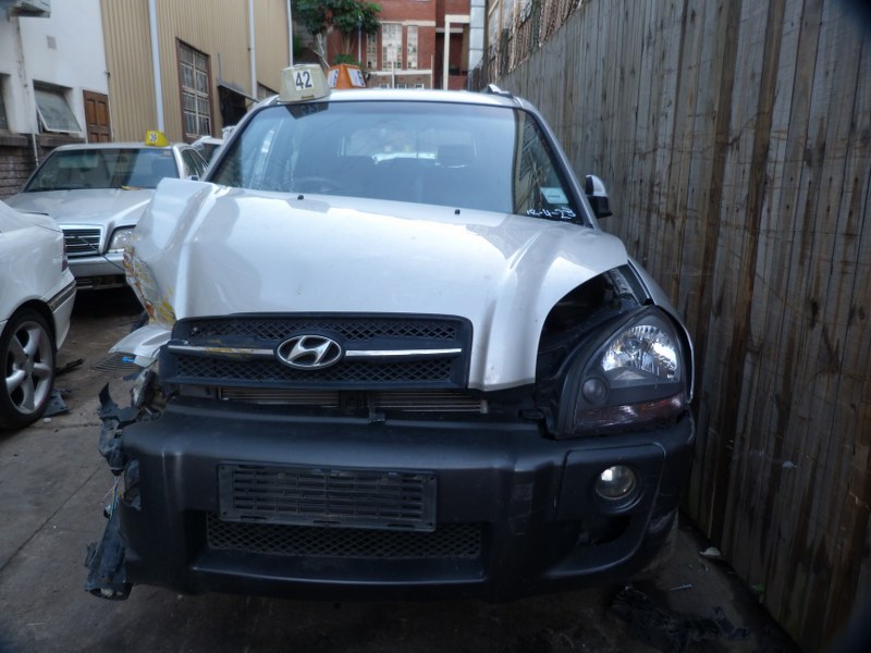 Hyundai Tucson 2.0 Petrol Manual Silver - 2006 STRIPPING FOR SPARES - Private Seller Hyundai Tucson 2.0 Petrol Manual Silver - 2006 STRIPPING FOR SPARES - Private Seller