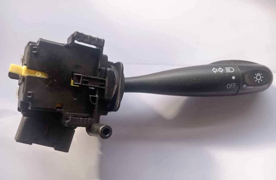 Toyota Avanza 2012- indicator switch - Private Seller Toyota Avanza 2012- indicator switch - Private Seller