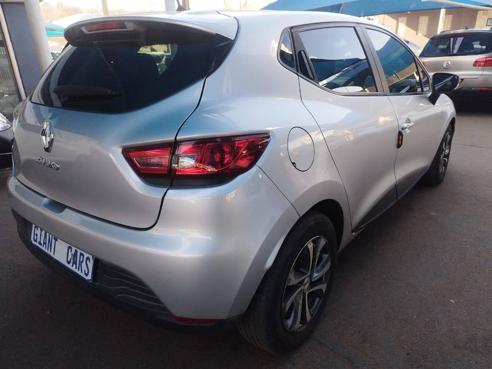 Renault clio hatchback