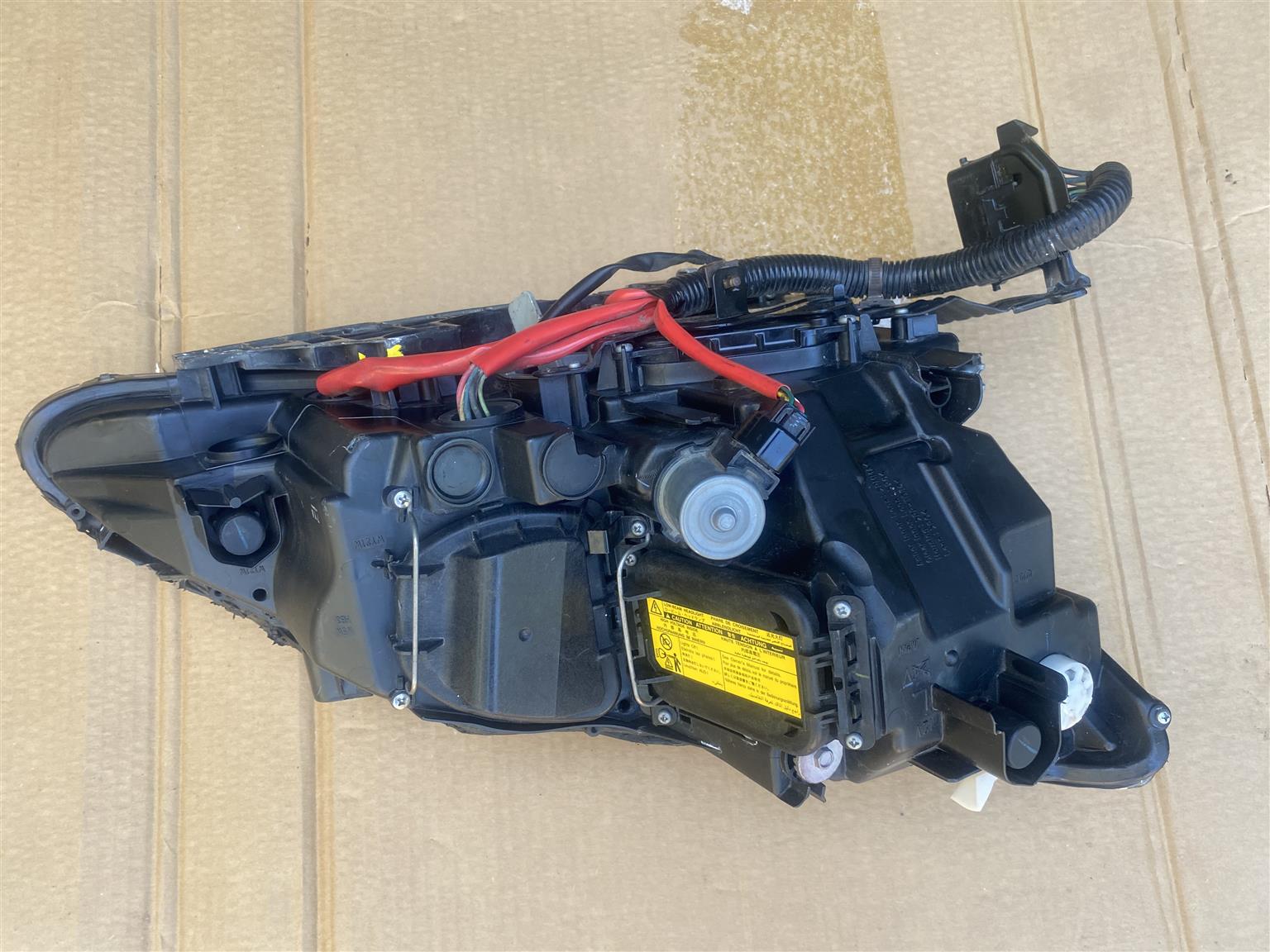 2010 LEXUS IS250 XENON HEADLIGHT LEFT SIDE FOR SALE. IN EXCELLENT CONDITION - Private Seller 2010 LEXUS IS250 XENON HEADLIGHT LEFT SIDE FOR SALE. IN EXCELLENT CONDITION - Private Seller