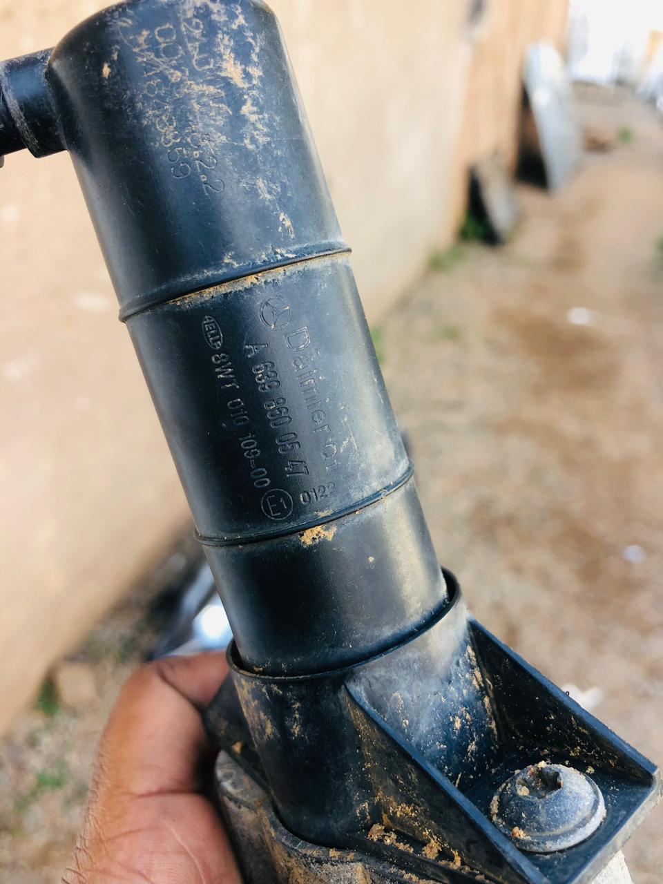 Mercedes Benz W639 Vito headlight washer spray nozzle - Private Seller