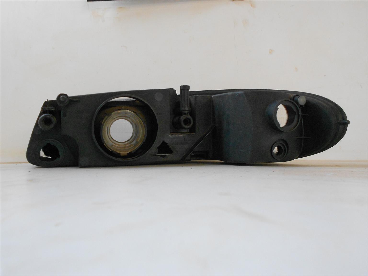 Chrysler Voyager 3 1997 Right Headlight - Private Seller