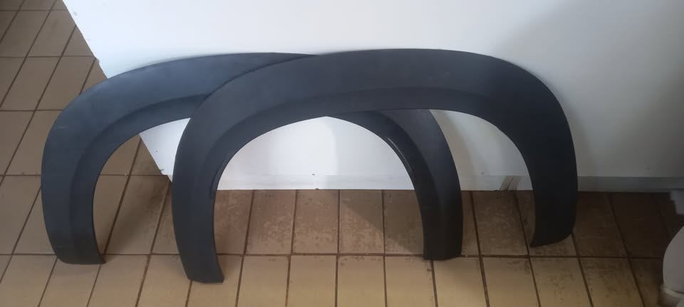 LEFT AND RIGHT 2023 RENAULT KIGER WHEEL ARCH FOR SALE - Private Seller LEFT AND RIGHT 2023 RENAULT KIGER WHEEL ARCH FOR SALE - Private Seller