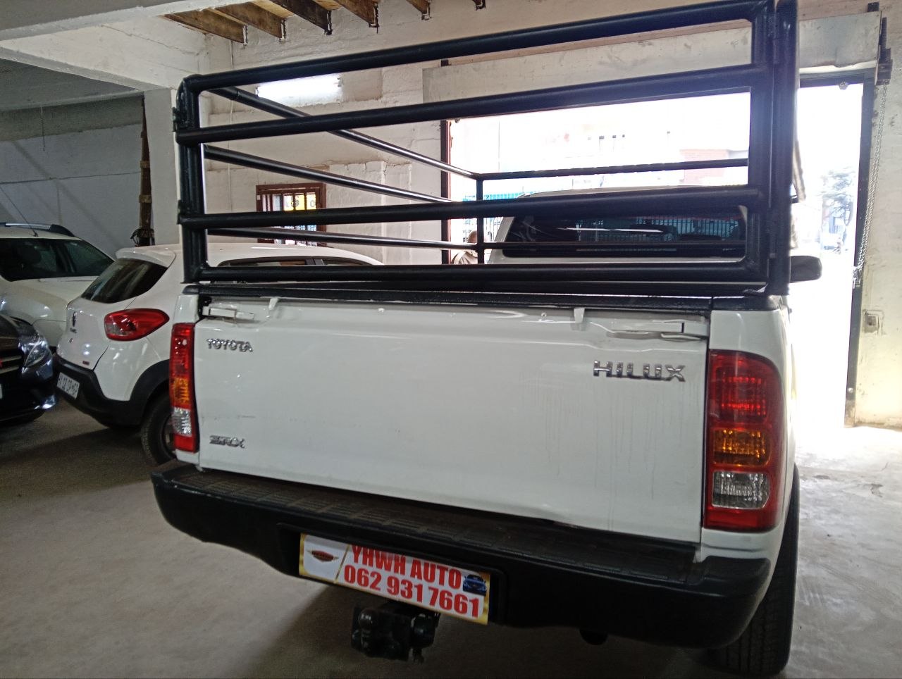 Used 2011 Toyota Hilux 2.5D-4D SRX - Private Seller Used 2011 Toyota Hilux 2.5D-4D SRX - Private Seller