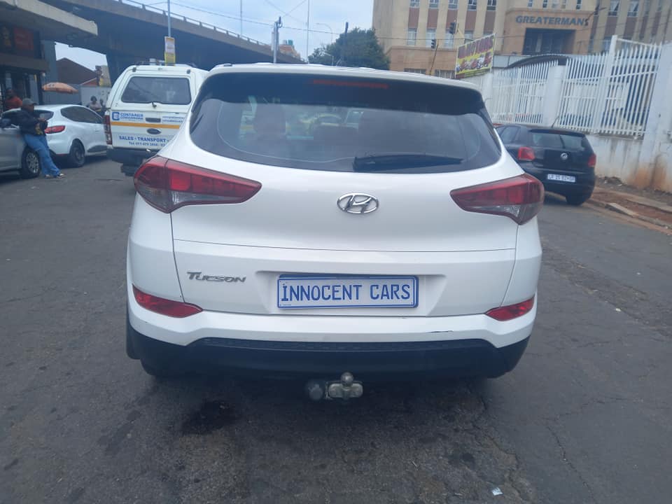 2018 HYUNDAI TUCSON 2.0 PETROL, MANUAL TRANSMISSION, WHITE COLOUR