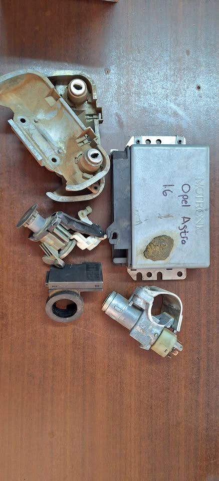 Opel Astra F 1.6 Lockset Without Key - Private Seller Opel Astra F 1.6 Lockset Without Key - Private Seller