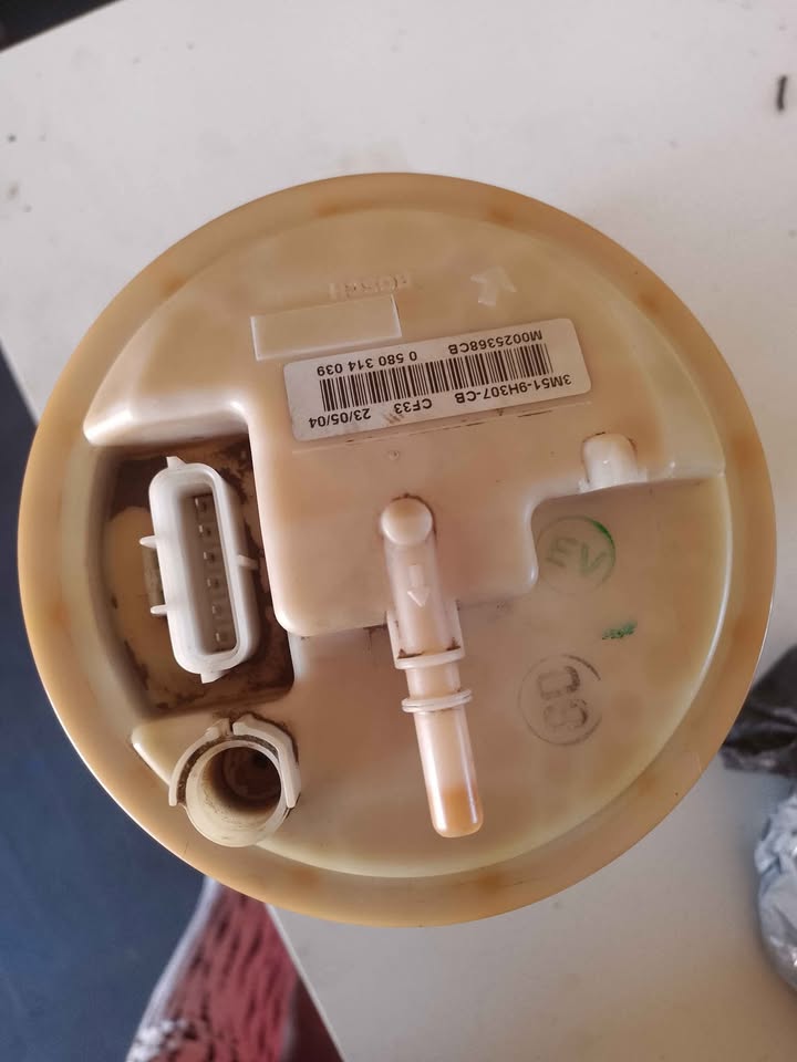 FUEL PUMP VOLVO V50 2003-2012 FOR SALE DELIVERY AVAILABLE COUNTRY WIDE - Private Seller FUEL PUMP VOLVO V50 2003-2012 FOR SALE DELIVERY AVAILABLE COUNTRY WIDE - Private Seller