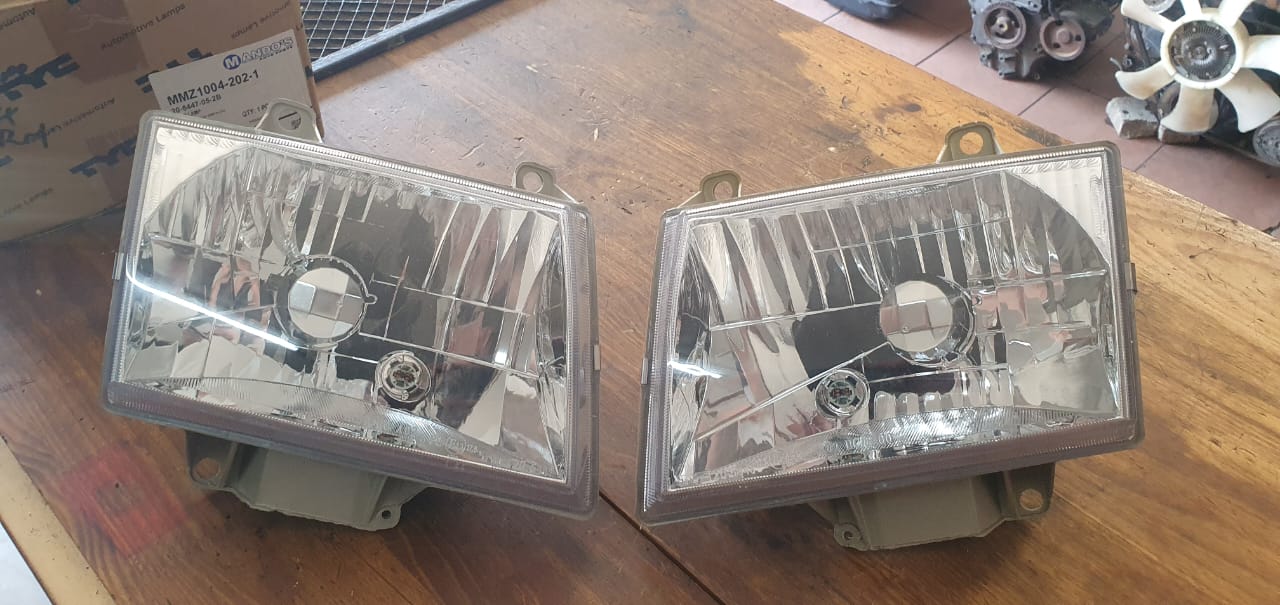 Ford Ranger WL headlights - Private Seller