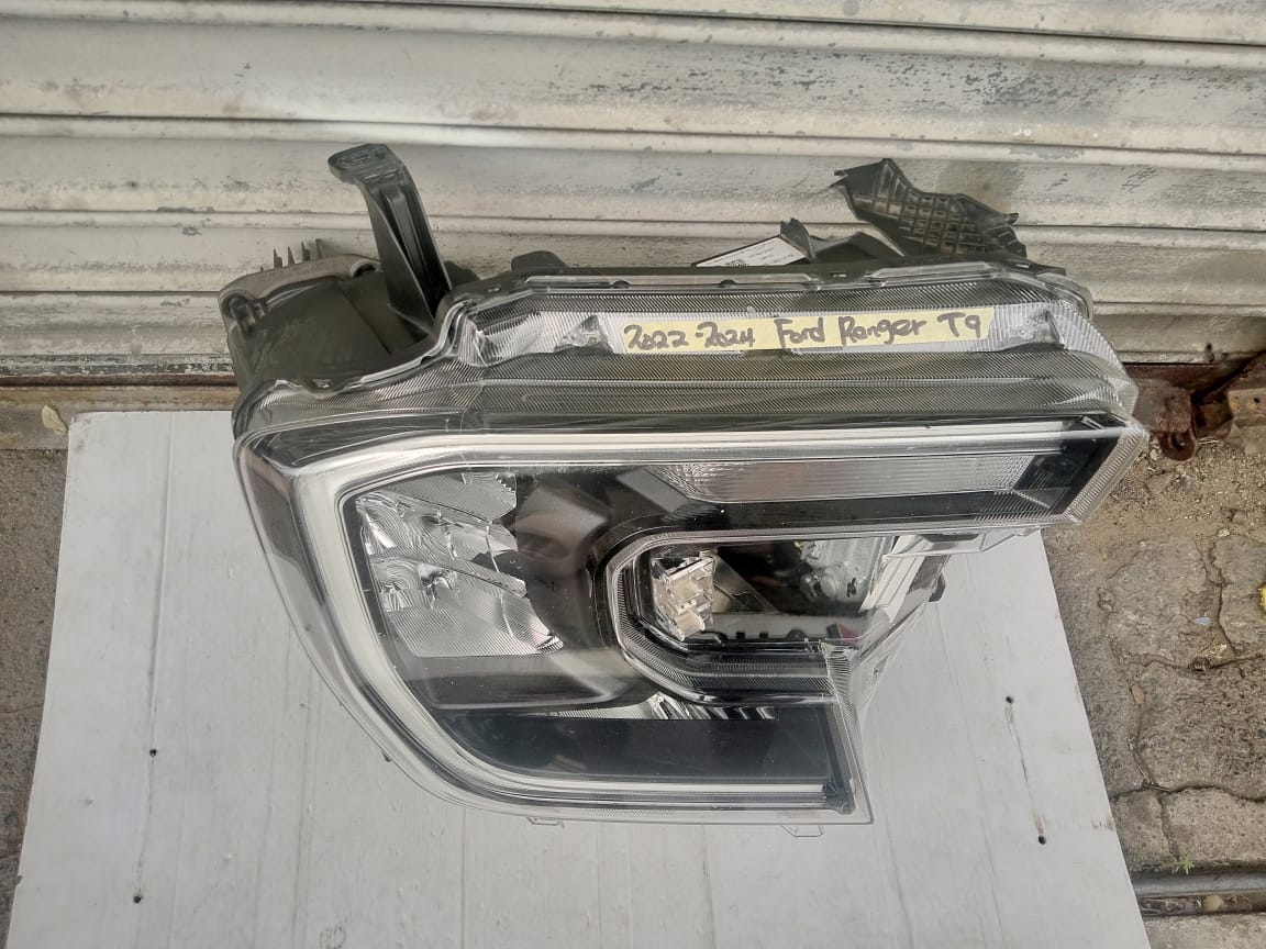 2022-2024 FORD RANGER T9 RIGHT SIDE HEADLIGHT FOR SALE - Private Seller 2022-2024 FORD RANGER T9 RIGHT SIDE HEADLIGHT FOR SALE - Private Seller