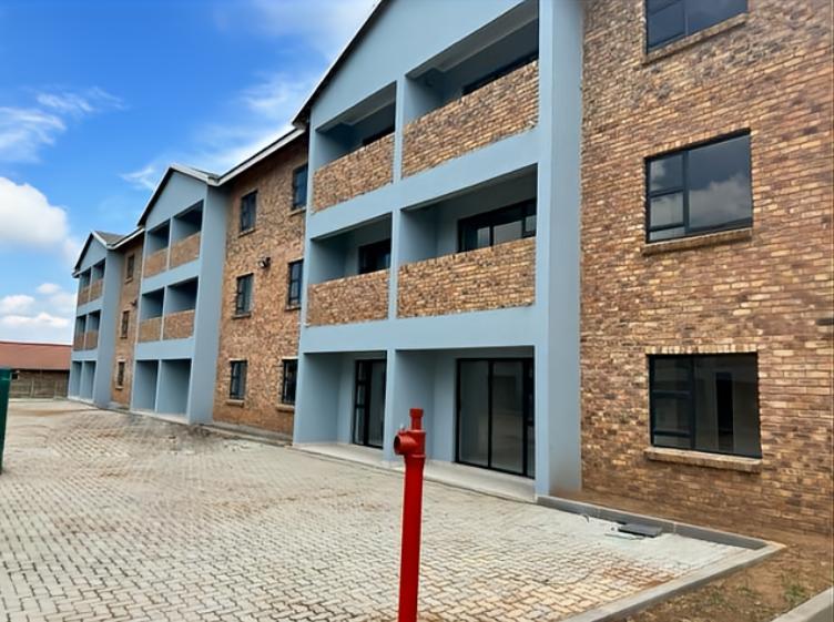 NO DEPOSIT ! 2 Bedroom apartment to rent in Groblerpark in Roodepoort ...