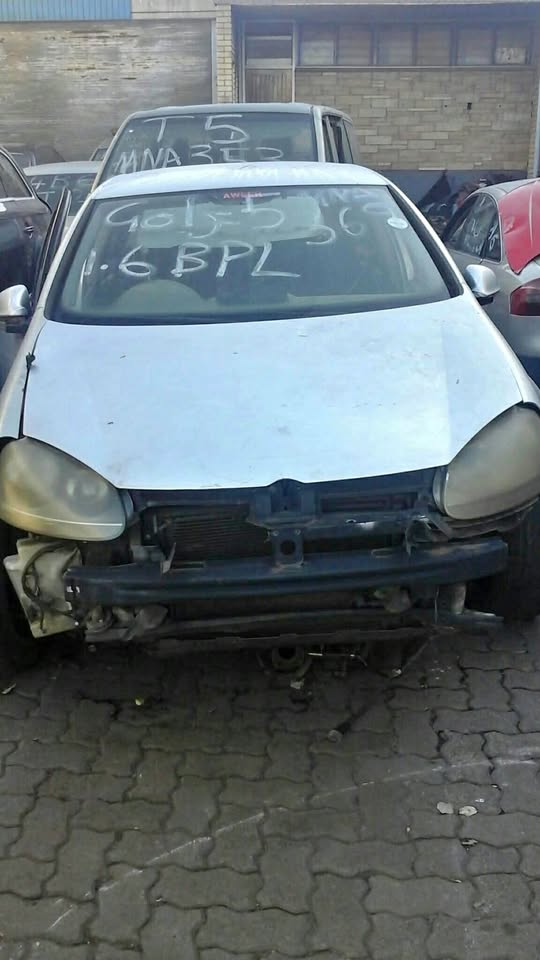 GOLF 5 1.6 stripping for spares