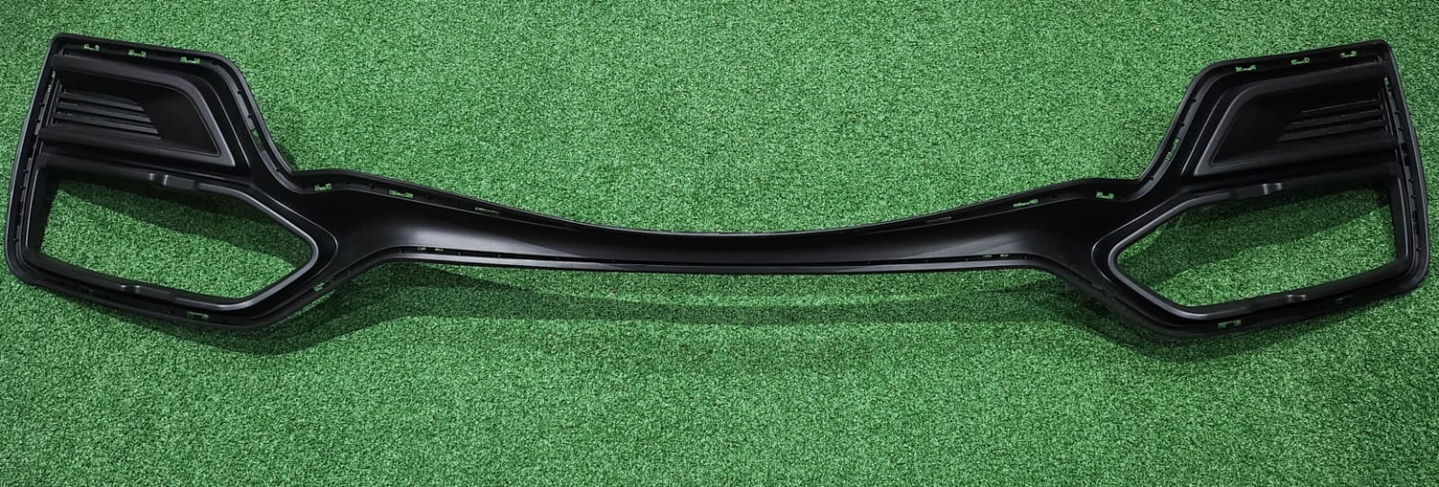 RENAULT KIGER MIDDLE BUMPER - Private Seller