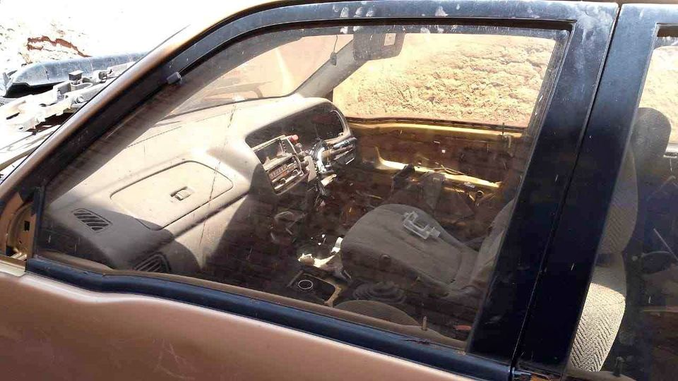 Suzuki Grand Vitara V6 LF door glass - Private Seller Suzuki Grand Vitara V6 LF door glass - Private Seller