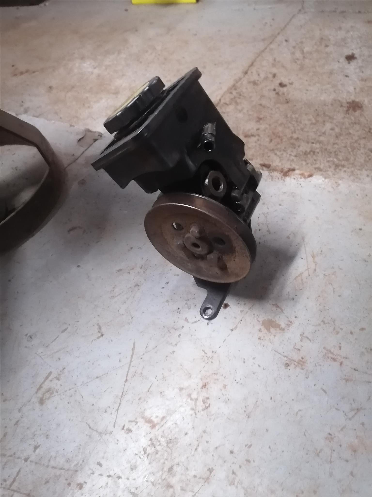 2 to 4y power steering pump for sale - Private Seller