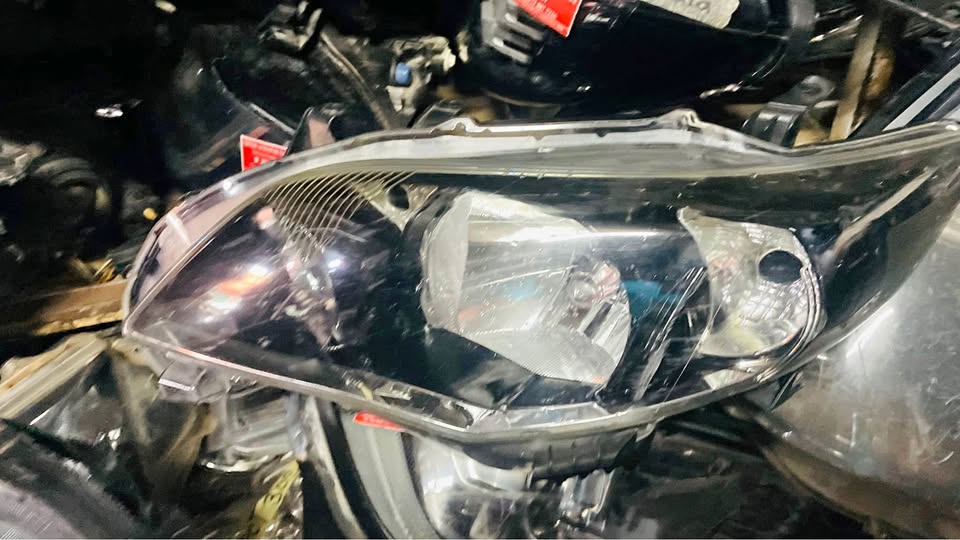 Toyota Quest headlight - Private Seller Toyota Quest headlight - Private Seller