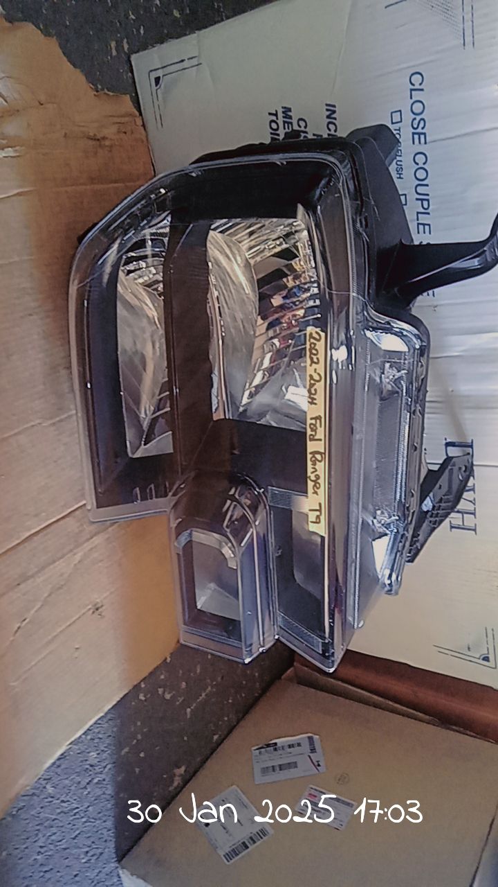 2022-2024 Ford ranger T9 head light - Private Seller