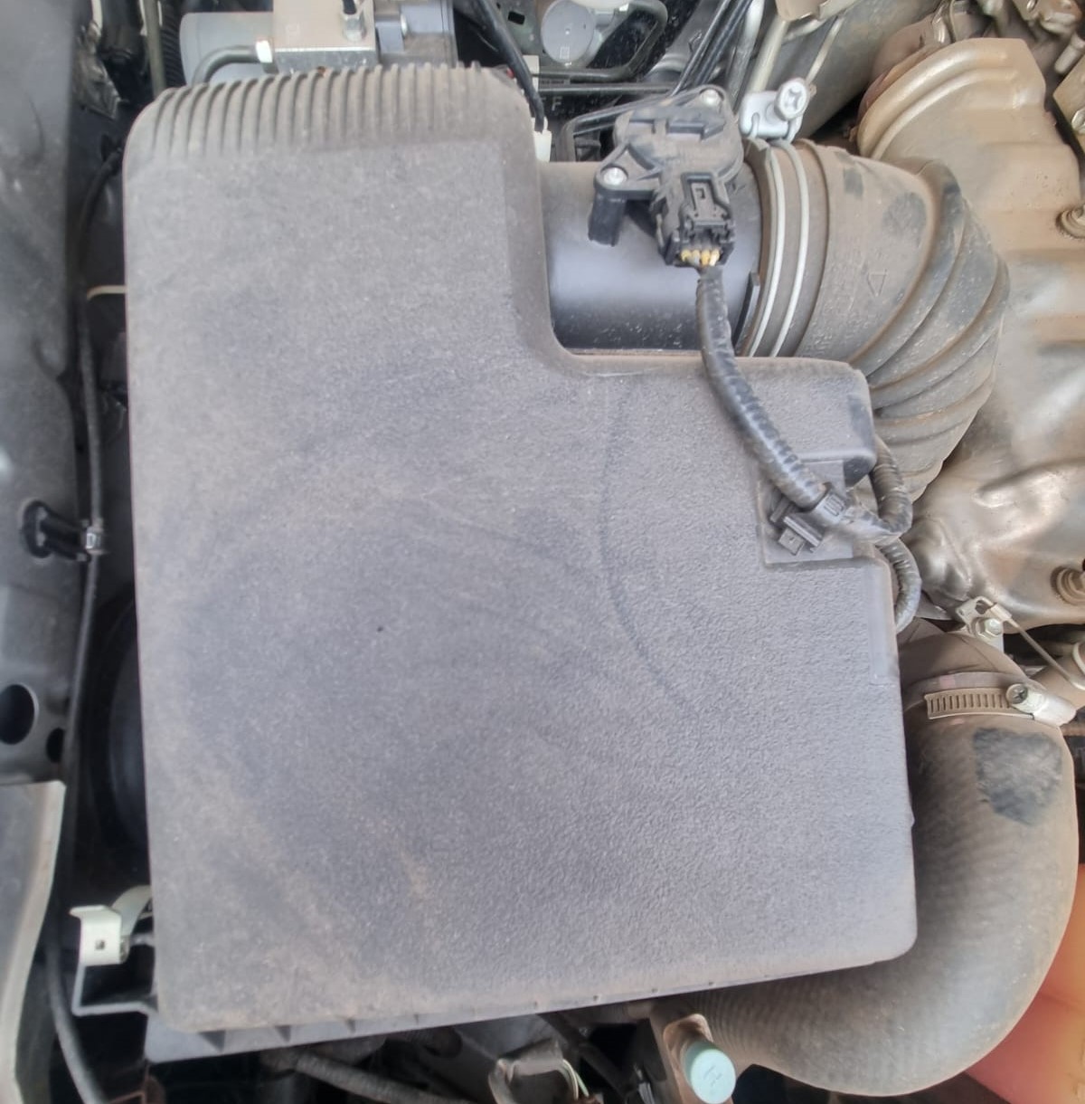 Toyota Fortuner Air Filter Box - Private Seller Toyota Fortuner Air Filter Box - Private Seller