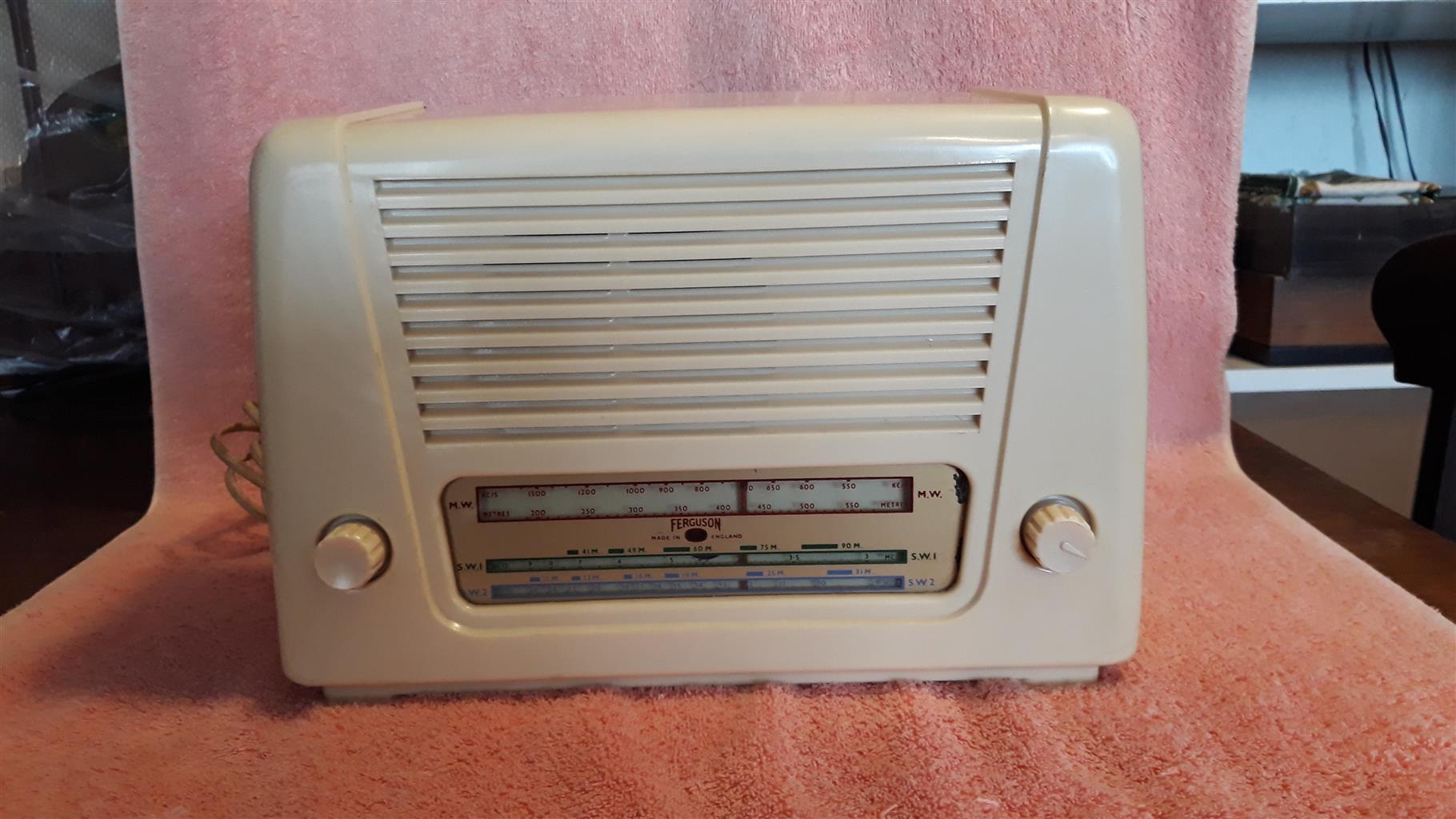 Table Radio Table Radio
